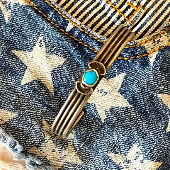 native American Turquoise sterling Silver and turquoise Bracelet - Picture 2 of 11